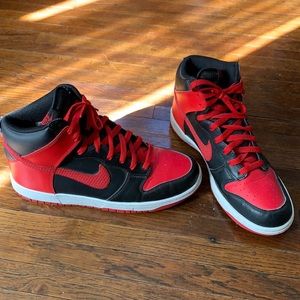 Men’s Nike Dunks Size 10